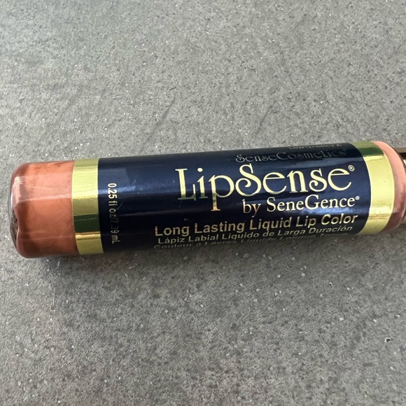 LipSence Long Lasting Liquid Lip Color in Nude Pink - Picture 4 of 4